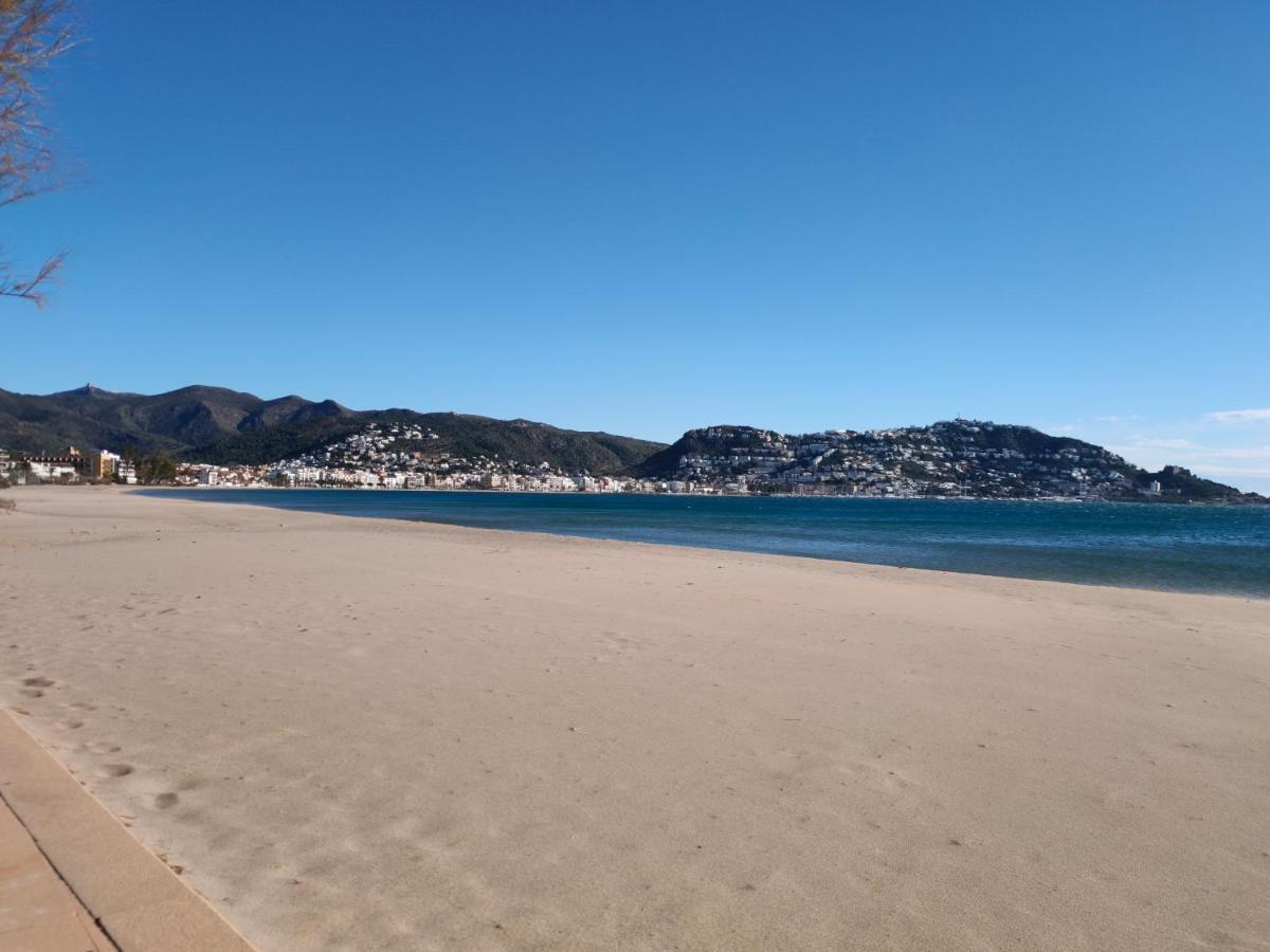 Eco-Apartments La Marineda Roses Eksteriør bilde