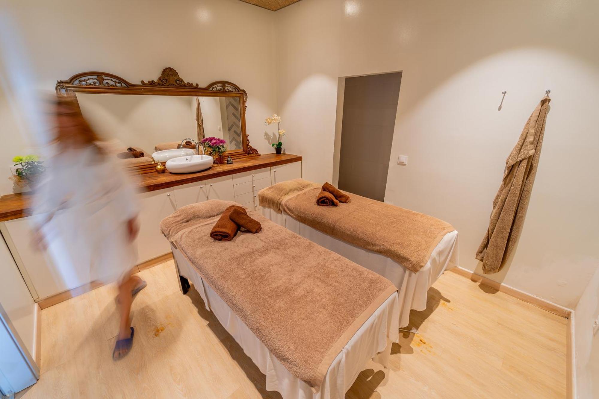 Eco-Apartments La Marineda Roses Eksteriør bilde